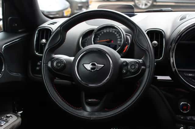 MINI Countryman (2017) thumbnail 17