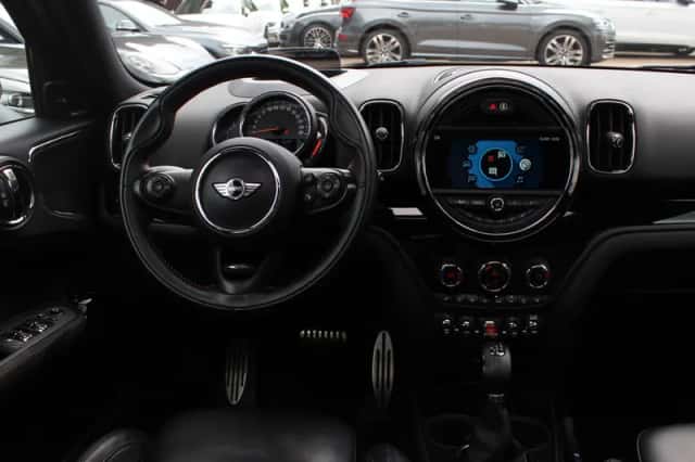 MINI Countryman (2017) thumbnail 9