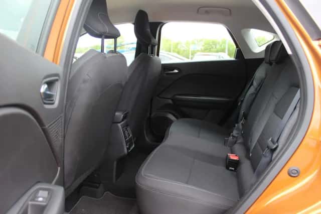 Renault Captur (2021) thumbnail 11