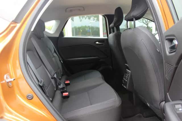 Renault Captur (2021) thumbnail 12