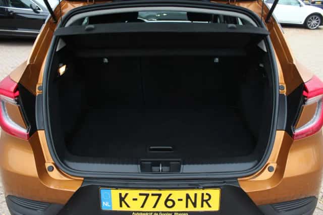 Renault Captur (2021) thumbnail 16