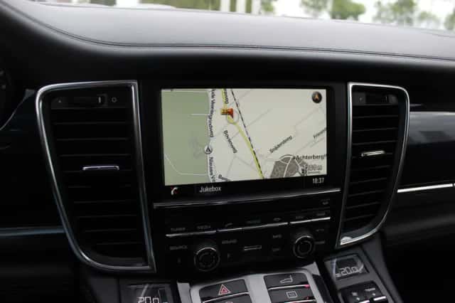 Porsche Panamera (2014) thumbnail 21