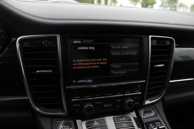 Porsche Panamera (2014) thumbnail 24