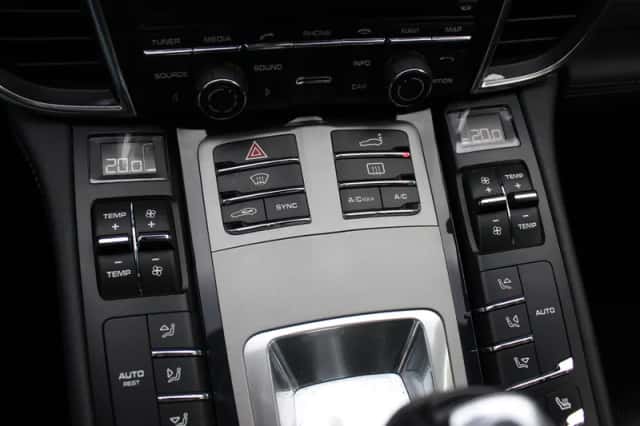 Porsche Panamera (2014) thumbnail 26