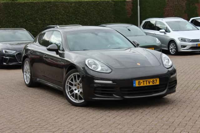 Porsche Panamera (2014) thumbnail 32