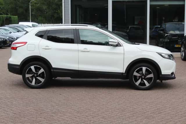 Nissan Qashqai (2015) thumbnail 5