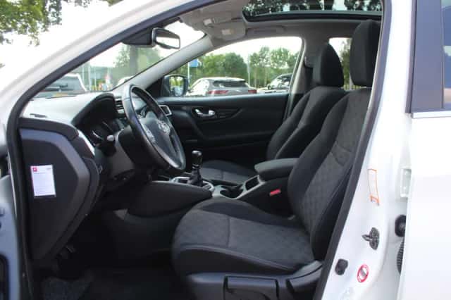 Nissan Qashqai (2015) thumbnail 10