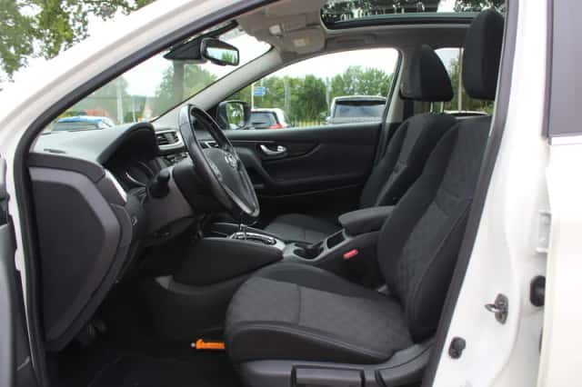 Nissan Qashqai (2016) thumbnail 5