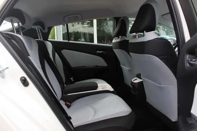 Toyota Prius (2019) thumbnail 12