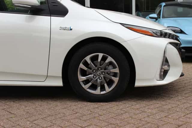 Toyota Prius (2019) thumbnail 14