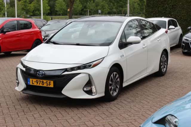 Toyota Prius (2019) thumbnail 6