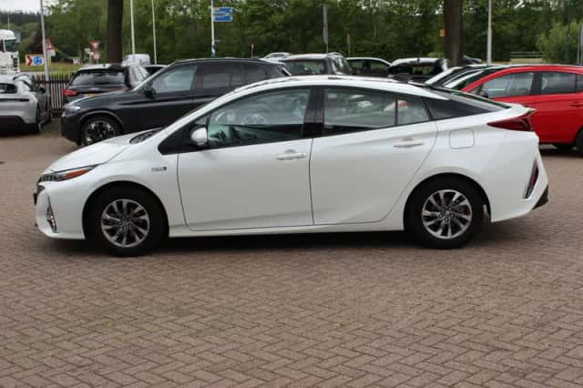Toyota Prius (2019) thumbnail 7