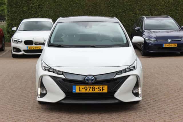 Toyota Prius (2019) thumbnail 8