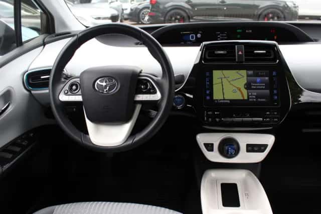 Toyota Prius (2019) thumbnail 9