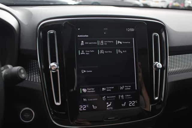 Volvo XC40 (2020) thumbnail 11