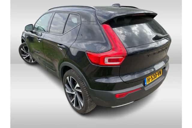 Volvo XC40 (2020) thumbnail 3