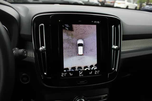 Volvo XC40 (2020) thumbnail 9