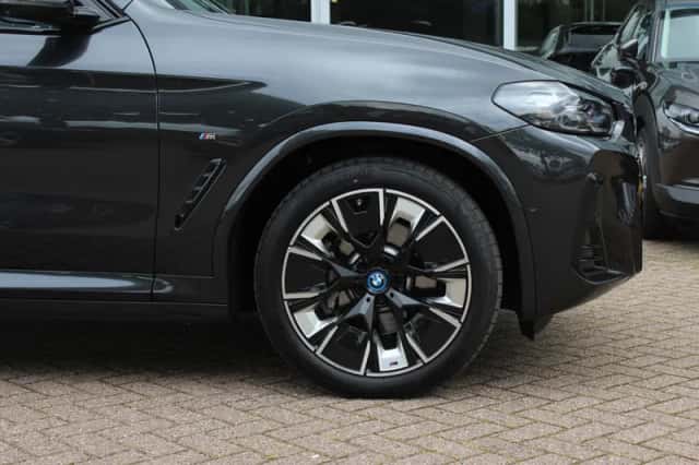 BMW iX3 (2023) thumbnail 15