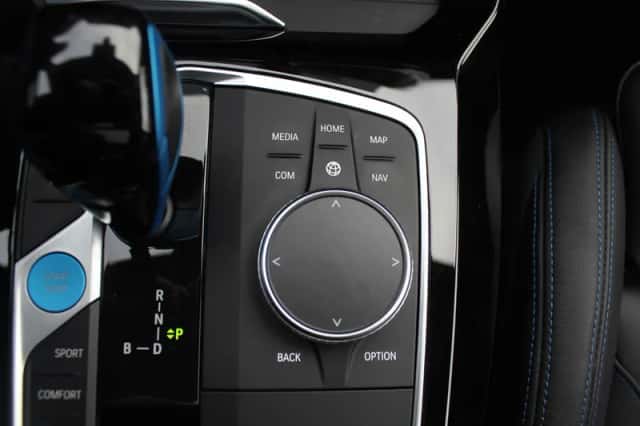 BMW iX3 (2023) thumbnail 32