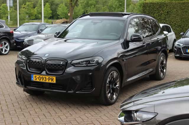 BMW iX3 (2023) thumbnail 7