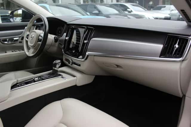 Volvo V90 (2017) thumbnail 13