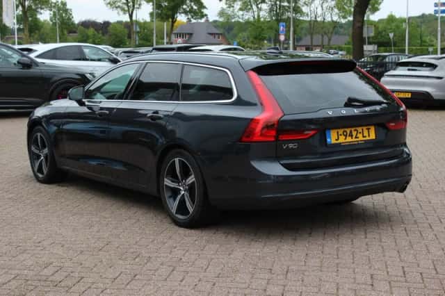 Volvo V90 (2017) thumbnail 3