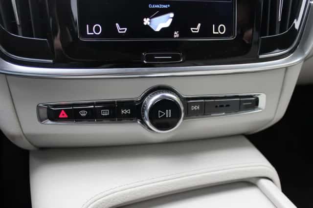 Volvo V90 (2017) thumbnail 27