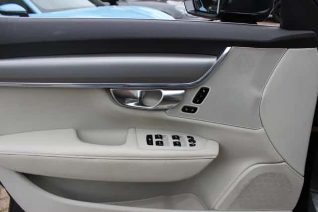 Volvo V90 (2017) thumbnail 35