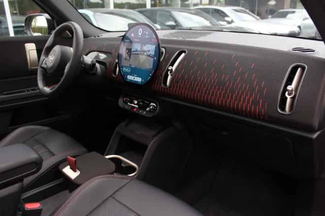 MINI Countryman (2024) thumbnail 13
