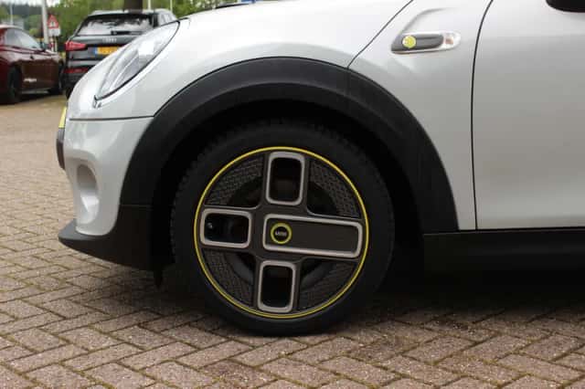 MINI Mini (2020) thumbnail 15