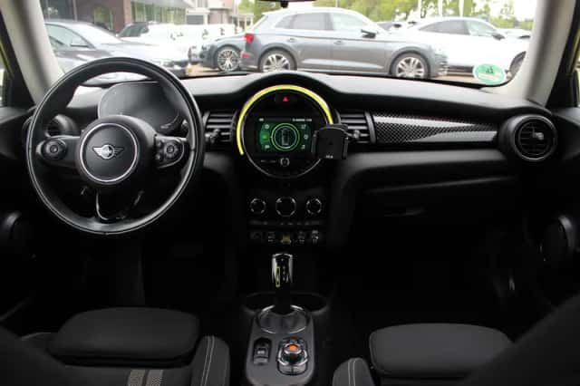 MINI Mini (2020) thumbnail 3