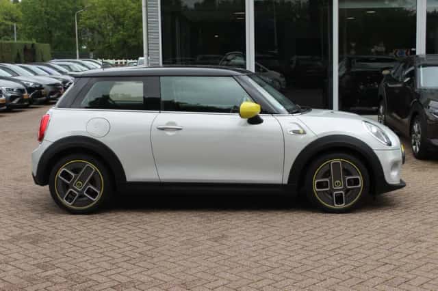 MINI Mini (2020) thumbnail 6