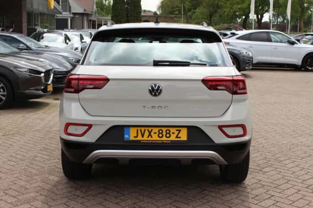 Volkswagen T-Roc (2024) thumbnail 15
