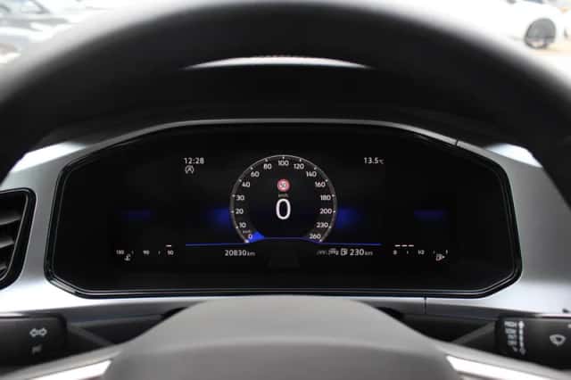 Volkswagen T-Roc (2024) thumbnail 18