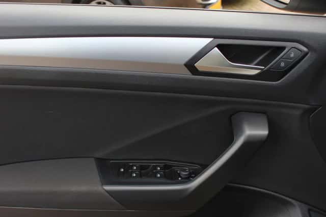 Volkswagen T-Roc (2024) thumbnail 31