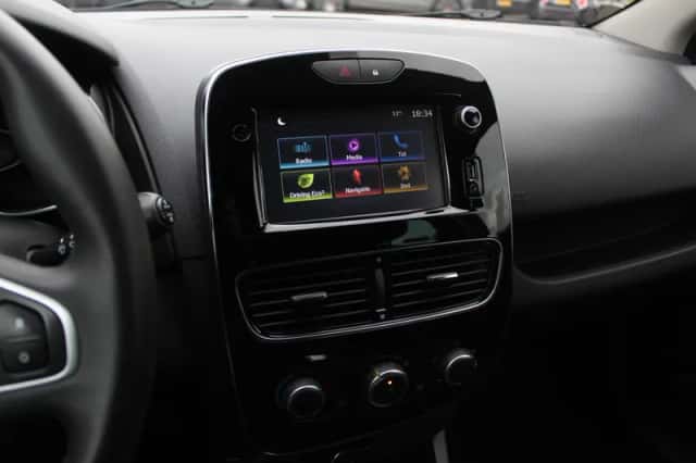 Renault Clio (2018) thumbnail 21