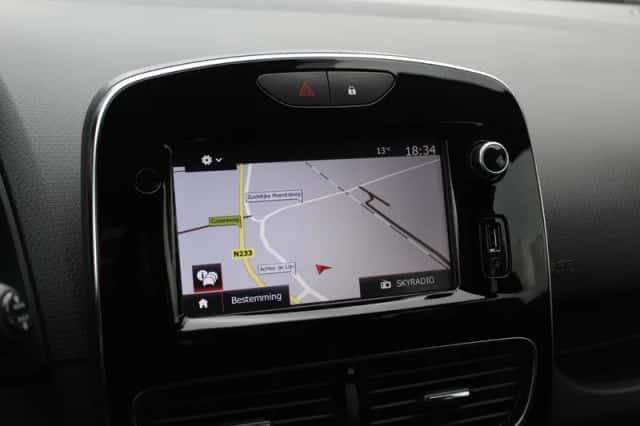 Renault Clio (2018) thumbnail 23