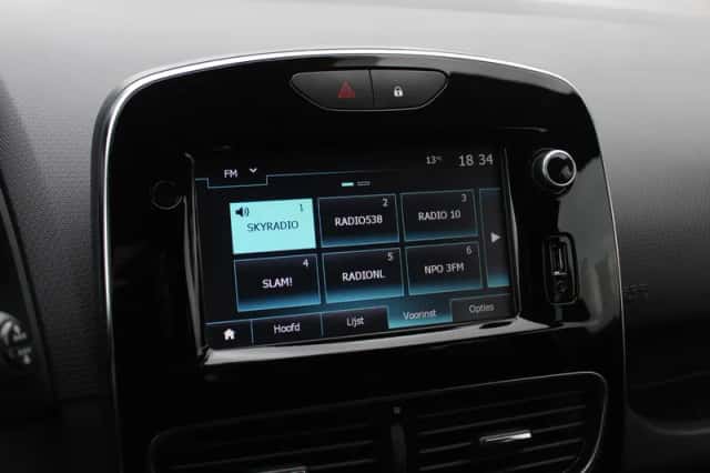 Renault Clio (2018) thumbnail 25