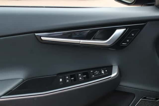 Kia EV6 (2022) thumbnail 23