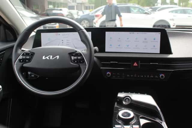 Kia EV6 (2022) thumbnail 6