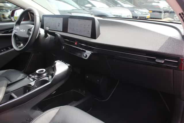 Kia EV6 (2022) thumbnail 7