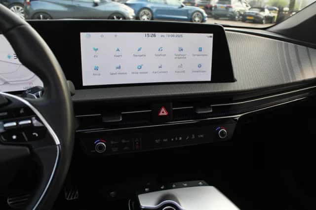 Kia EV6 (2021) thumbnail 16
