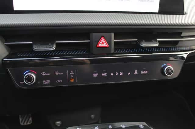 Kia EV6 (2021) thumbnail 24
