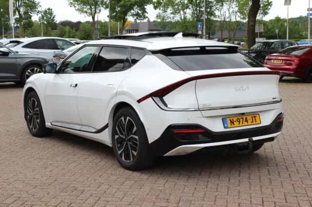 Kia EV6 (2021) thumbnail 4