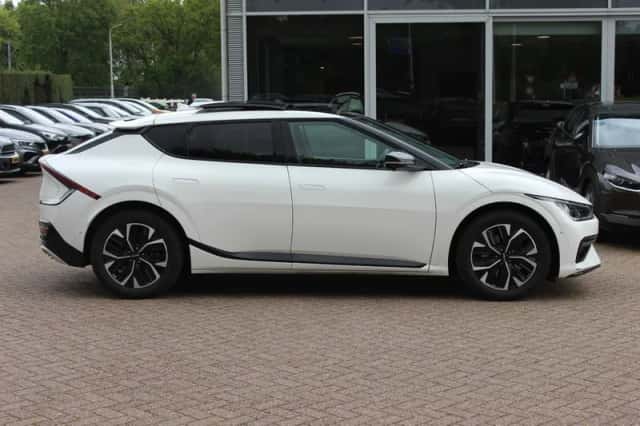 Kia EV6 (2021) thumbnail 6