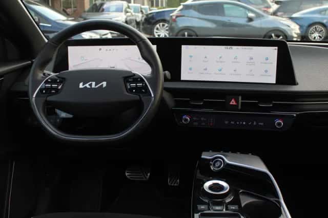 Kia EV6 (2021) thumbnail 10