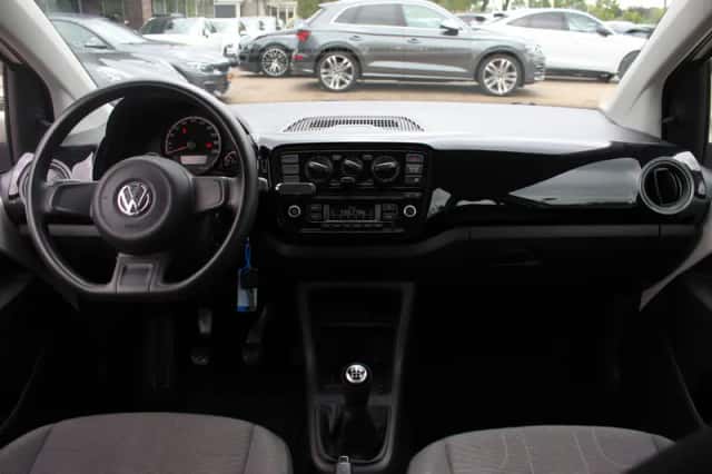 Volkswagen Up! (2013) thumbnail 2