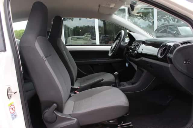 Volkswagen Up! (2013) thumbnail 12
