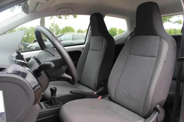 Volkswagen Up! (2013) thumbnail 4