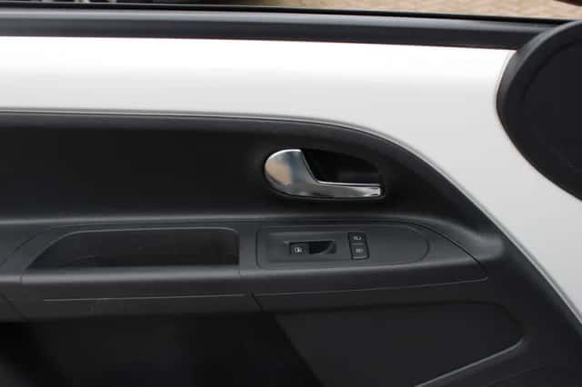 Volkswagen Up! (2013) thumbnail 34